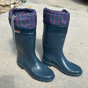 Tommy Hilfiger rain boots size 8